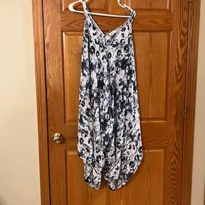 Japna flowy romper with pockets.